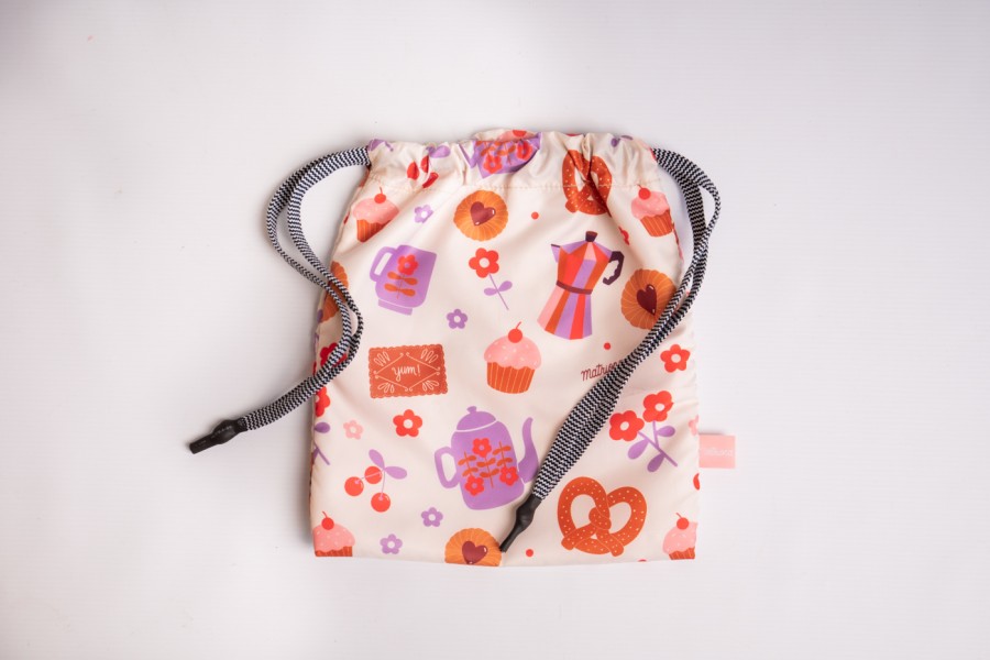 Sobre Pileta x Eugen Hernandez