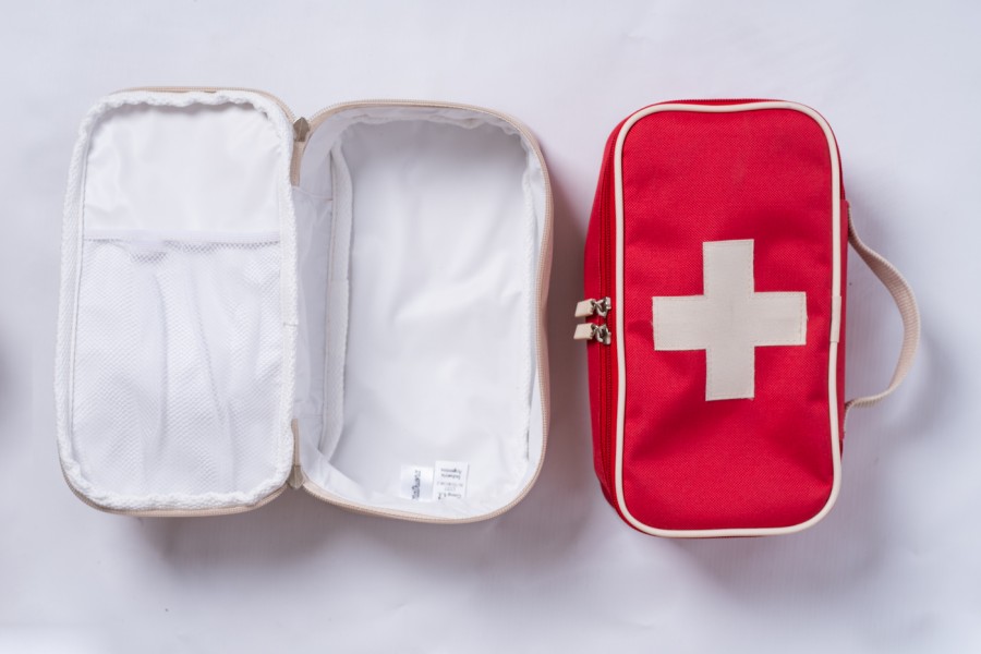 Botiquín PRIMEROS AUXILIOS